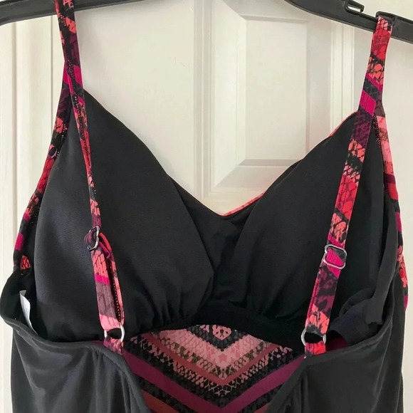 NWOT AQUA GREEN Swim Tank Top Tankini Pink Chevron Adjustable Straps - Picture 7 of 7